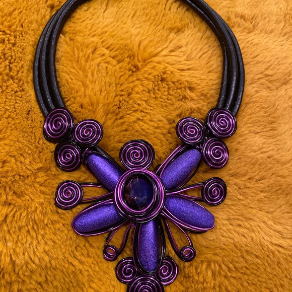 COPY - Purple Necklace new never worn 15in round - Picture 9 of 11